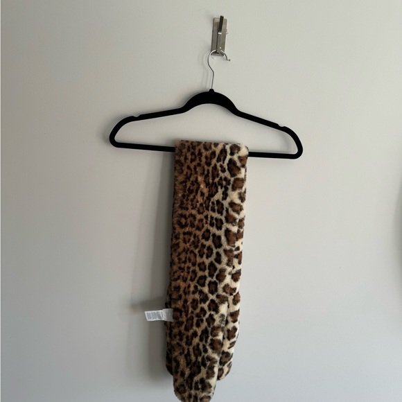 Cabi one size leopard print faux fur neck winter warmer - Picture 7 of 8